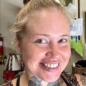 Meet your Posher, Marisa